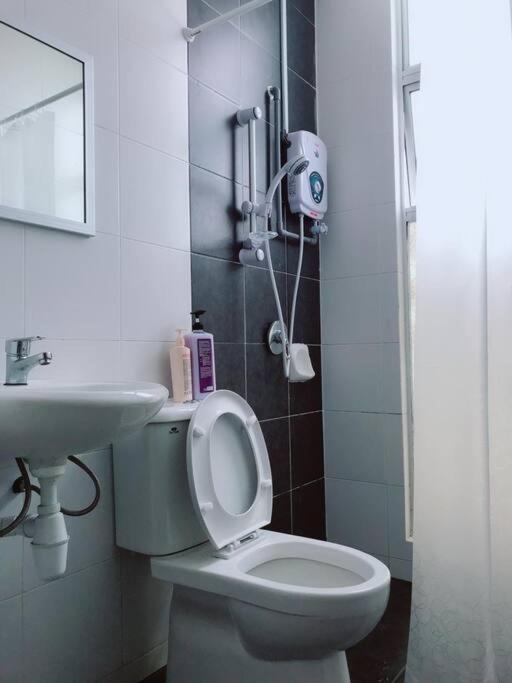 W6Warmstay@Goldenhills/3Rpenthouse/Wifi/Pasarmalamview/2Carpark บรินชัง ภายนอก รูปภาพ