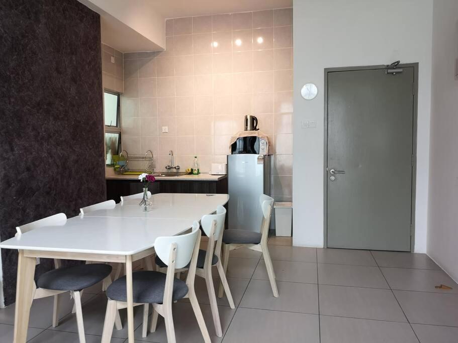 W6Warmstay@Goldenhills/3Rpenthouse/Wifi/Pasarmalamview/2Carpark บรินชัง ภายนอก รูปภาพ